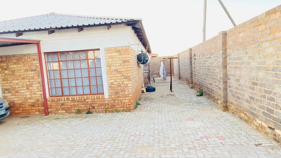 Commercial Property for Sale in Ellaton North West